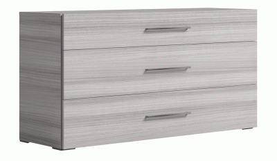 Mia Dresser