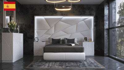 Majesty Bedroom w/light and Kiu cases